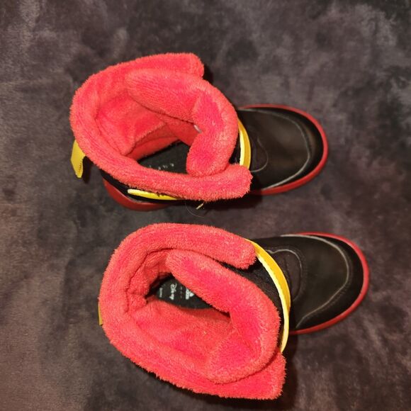 Toddler Adidas Winterplay Mickey I Black/Red/Yellow Size 10K IG7190 - Picture 2 of 9